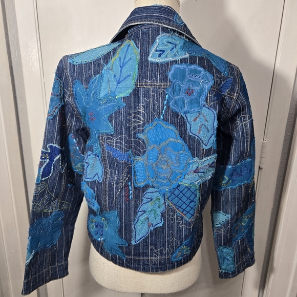 Chicos Design Lined Denim Jacket Embroidered Artsy Boho Embellished size 0 Or Sm - Picture 6 of 6